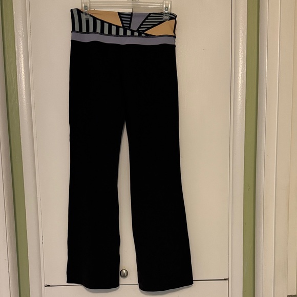 lululemon athletica Pants - Lululemon Black womens yoga pants with Colorful Waistband, size 6